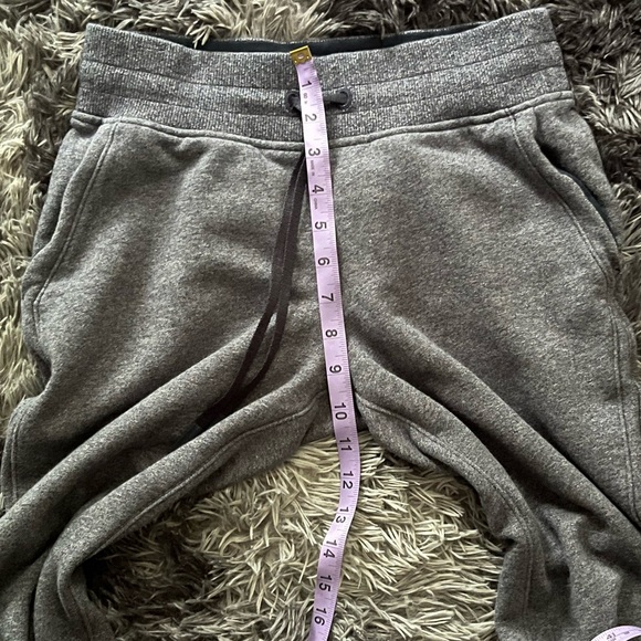 NWOT WOMENS LULULEMON WARM DOWN JOGGER IN HEATHERED CORE GRAY SIZE 4 - Picture 9 of 10